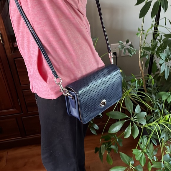 NWOT Coach midsized bag with removable tassel. Navy Citrine Leather shoulder bag - Picture 8 of 16